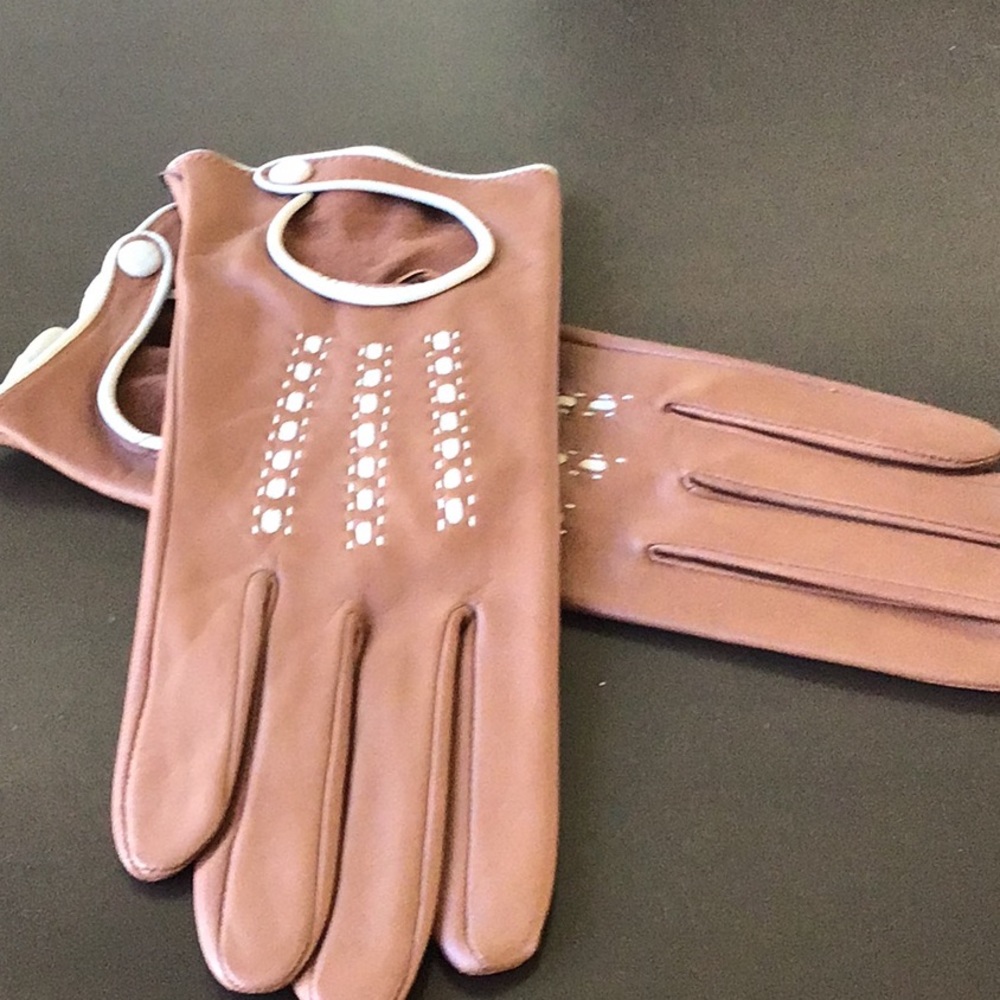 💄NWT Saddle Brown Leather Racing Gloves